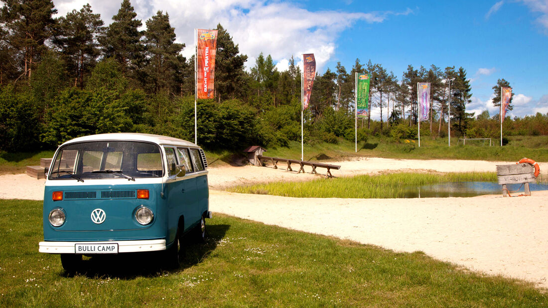 Ab Juli 2014 dienen sieben original VW T2 Kleinbusse als Übernachtungsmöglichkeit im Bully Camp des Heide Parks. Volkswagen hat das Camp, als weltweit erstes, offiziell lizenziert.