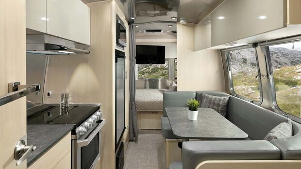 Airstream Flying Cloud (2021)