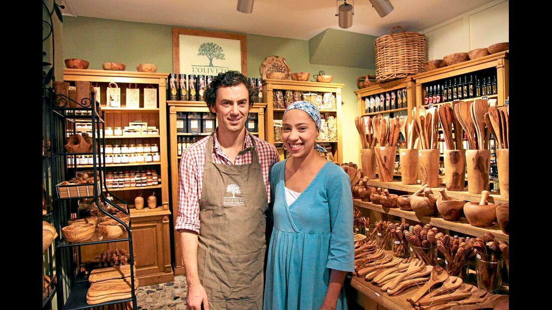 Antonio Consolini und seine Frau in ihrem Laden L‘Oliveto in Malcésine