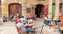 Die Provinzhauptstadt Tarragona hat nette Bars und Cafés