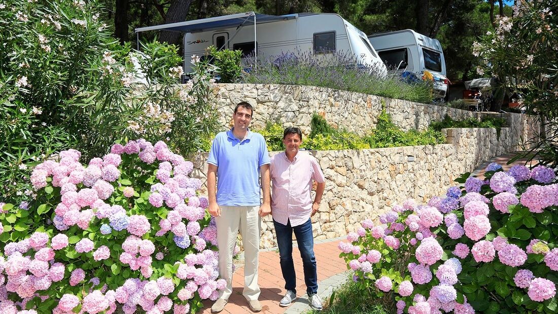 Direktor Dejan Jakovljevic und Zlatko Vukajloviic Camping Cikat Kroatien Insel Losinj