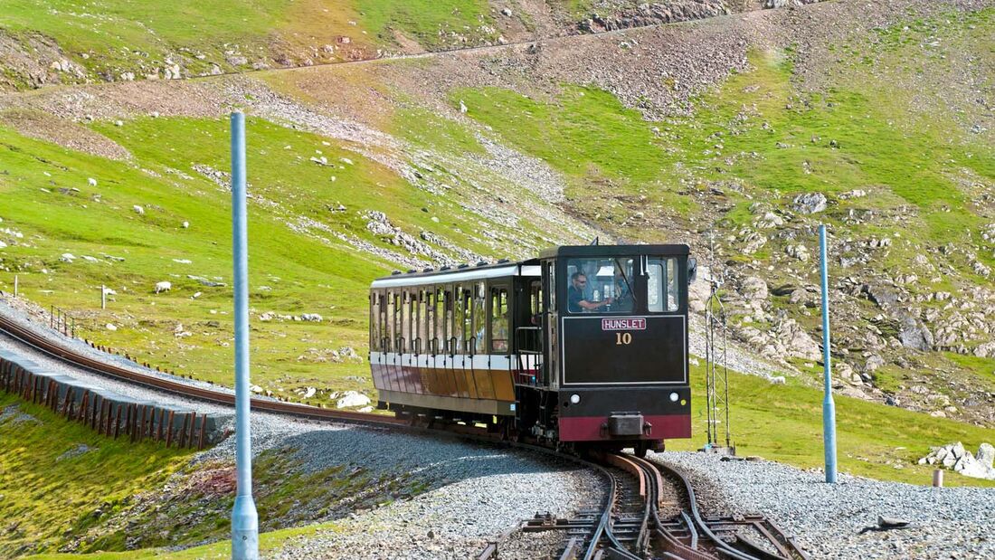 Eine Stunde benötigt die Zahnradbahn Snowdon Mountain Railway für ihre Fahrt auf den 1085 Meter hohen gleichnamigen Gipfel.