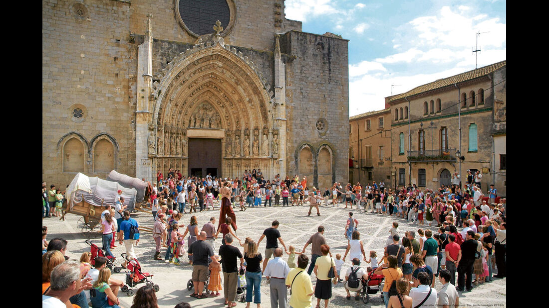 Festival Terra de Trobadors im Castelló d’Empúries.