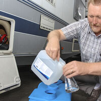Reinigung und Pflege des Wassertanks