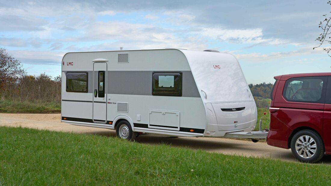 Supertest LMC Style 440 D Caravan Totale vorne links