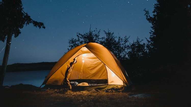 Campen in Zelt oder Auto? Vor- und Nachteile beim Schlafen in der Natur -  STAY WILD - OUTDOOR
